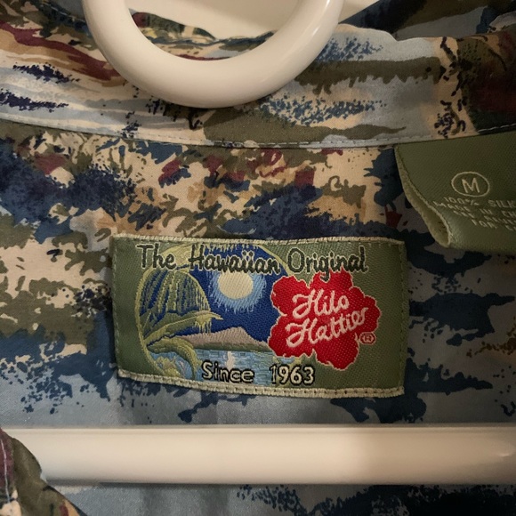 The Hawaiian original button down - Picture 2 of 3